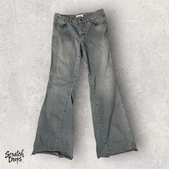 Free People Women's Flared Pants Size 28 Charcoal Gray Vintage Style Denim Jeans - Picture 3 of 3